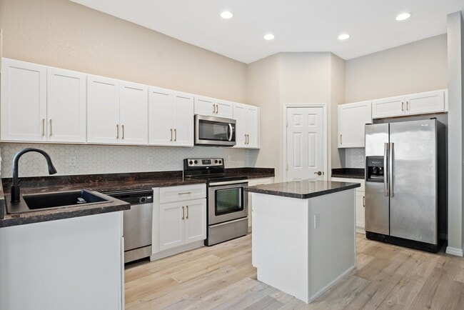Photo - Beautiful 3 bed 2 bathroom home in a peaceful neighborhood