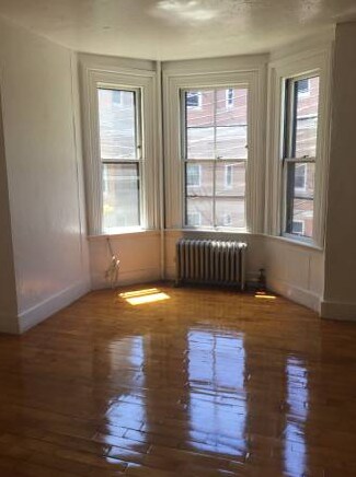 Photo - 8 Adella Pl Unit 2