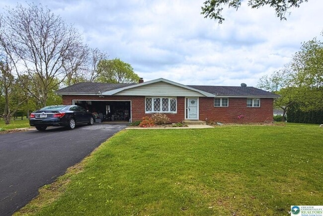 Photo - 510 Zucksville Rd