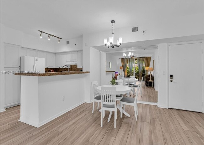 Photo - 19501 E Country Club Dr Unit 9101