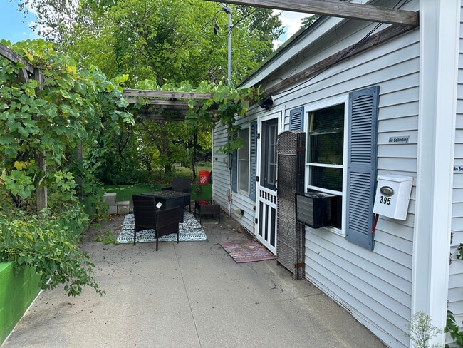 Photo - 395 Shasta St