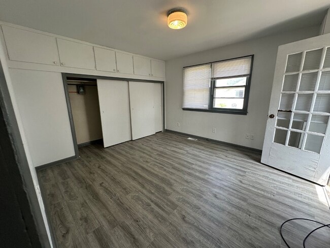 Photo - 728 E Ave B