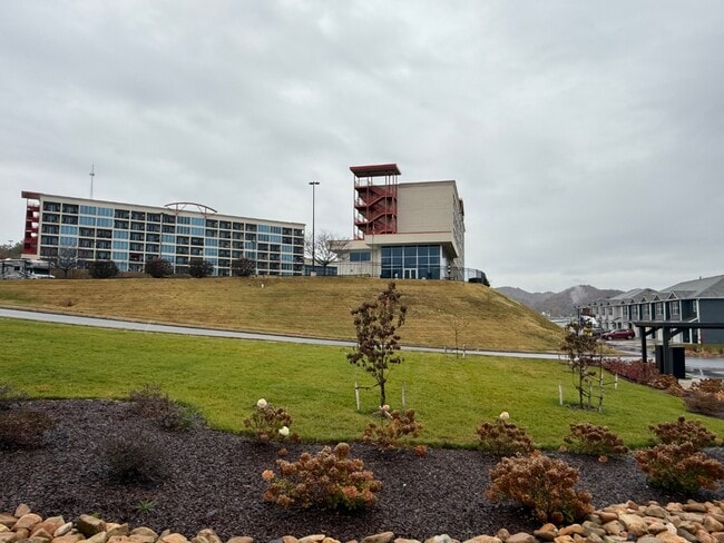 Photo - 115 Raceday Center Dr