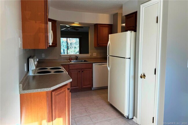 Photo - 10 Knoll Ln Unit 10