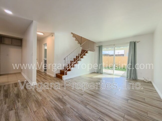 Photo - 18012 Manhattan Pl