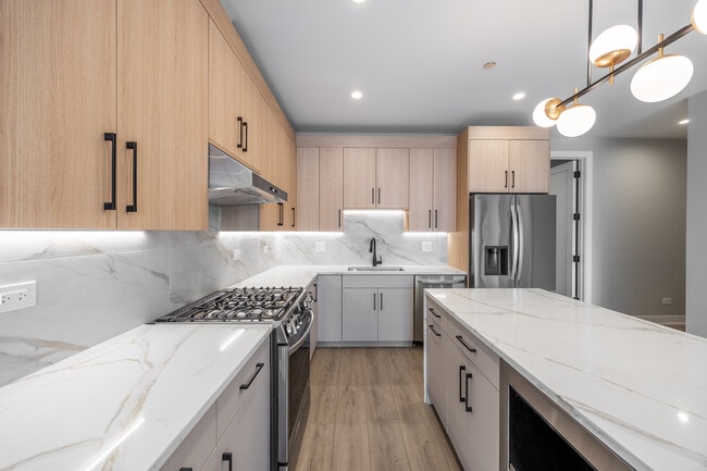 Photo - 2354 W Polk St Unit 301
