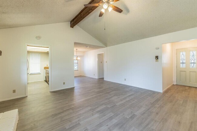 Photo - 800 Central Dr