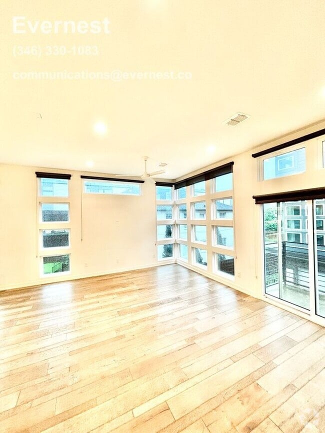 Building Photo - 2528 N Fitzhugh Ave Rental