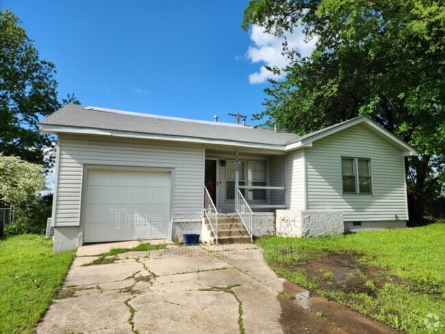 Building Photo - 1826 E 6th Rental