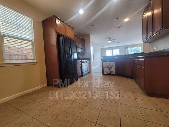 Photo - 119 Sunshine St