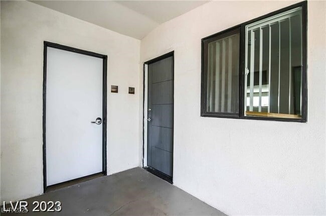 Building Photo - 2201 Fairfield Ave Unit 9