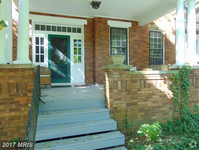 Building Photo - 311 E University Pky Rental