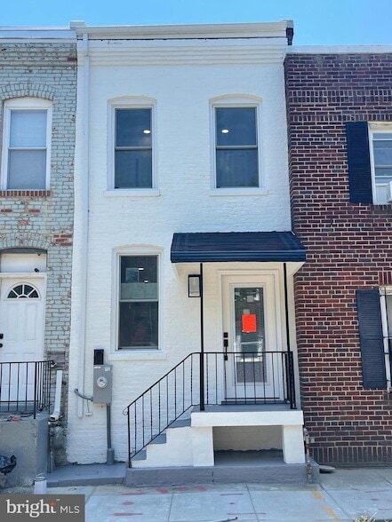 Photo - 2039 Rosedale St NE
