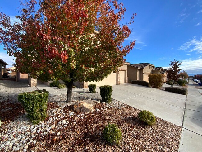 Photo - 3 Bedroom Home Available Near Unser Blvd NW & Rainbow Blvd NW!