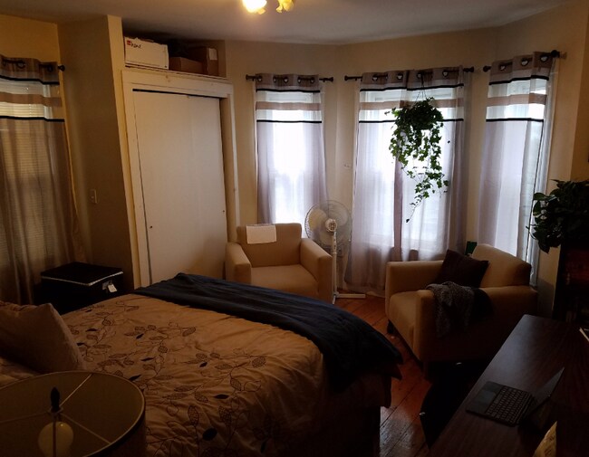 Building Photo - 25 Everett St