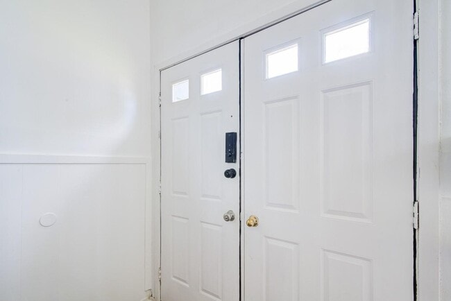 Photo - 402 Tresvant Dr