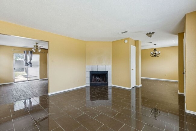 Photo - 12719 Bluffview Dr