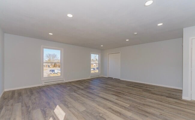 Building Photo - 128 Rockefeller Rd