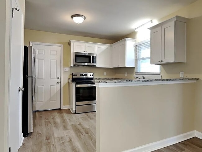 Photo - 15 Bobolink Rd