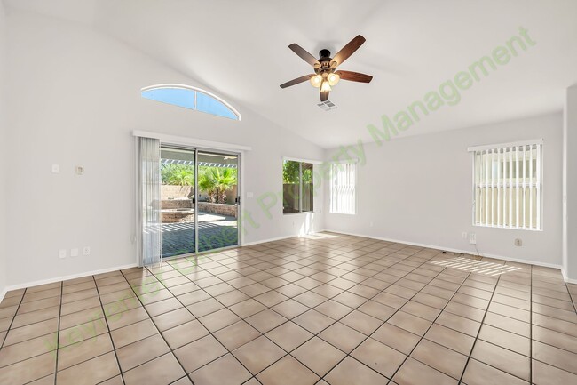 Photo - 1284 W Kingbird Dr