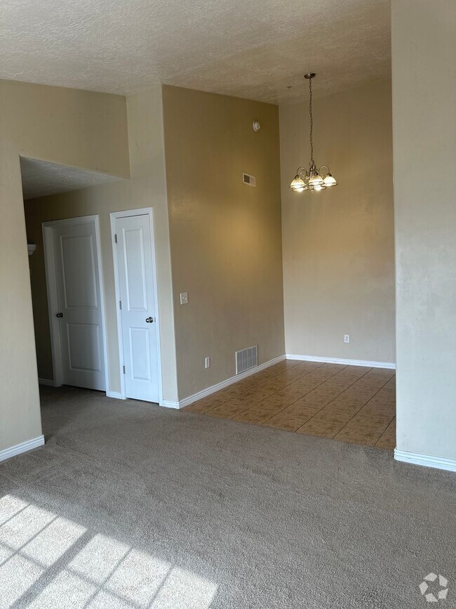 Building Photo - Move in Special Free Storage Unit 11 Rental
