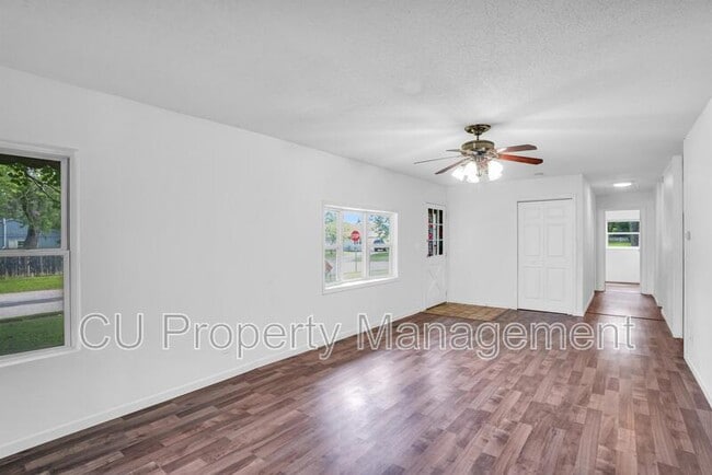 Photo - 2719 E High St