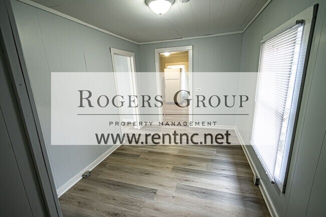 Photo - 617 Roberson St