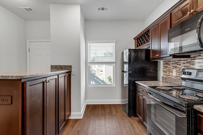 Hickory Grove Apartments