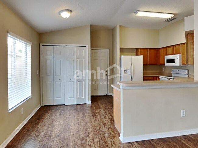 Photo - 505 Lindsay Anne Ct