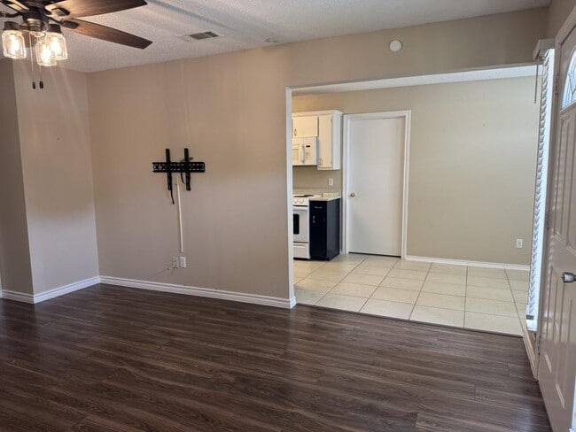 Photo - 2029 Laney Dr