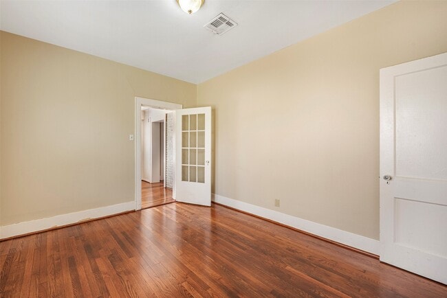 Photo - 2611 Rosewood St