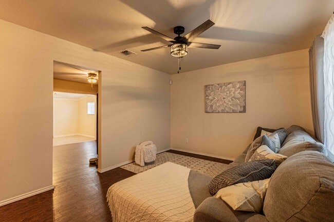 Photo - 8016 Landing Ave