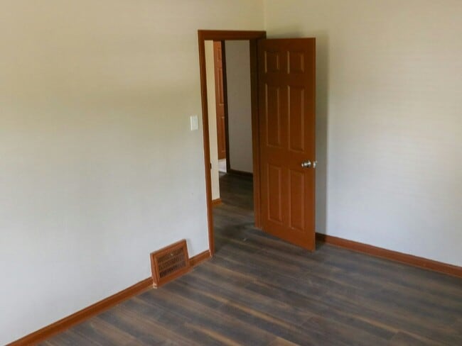 Building Photo - 9217 Marshall Ave