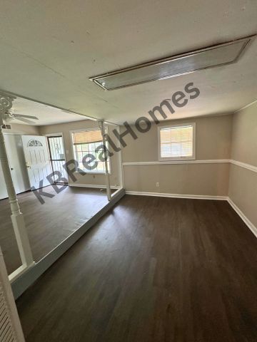 Photo - 4095 Haliburton St