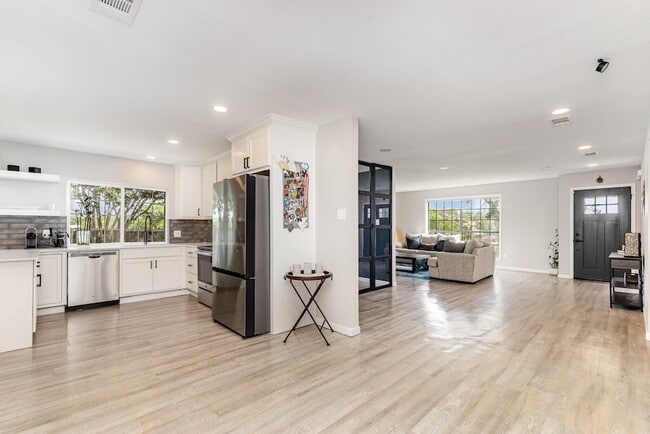 Photo - 1700 Delaford Cir