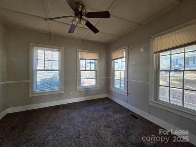 Photo - 405 S Yates St