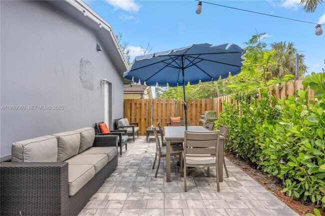 Photo - 1208 NE 5th Ave