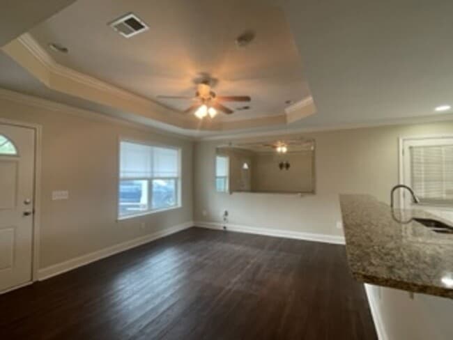 Photo - 821 Bristol Court