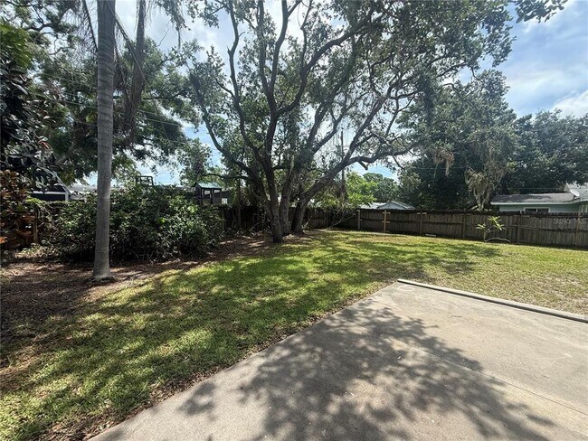 Photo - 3135 Alta Vista St