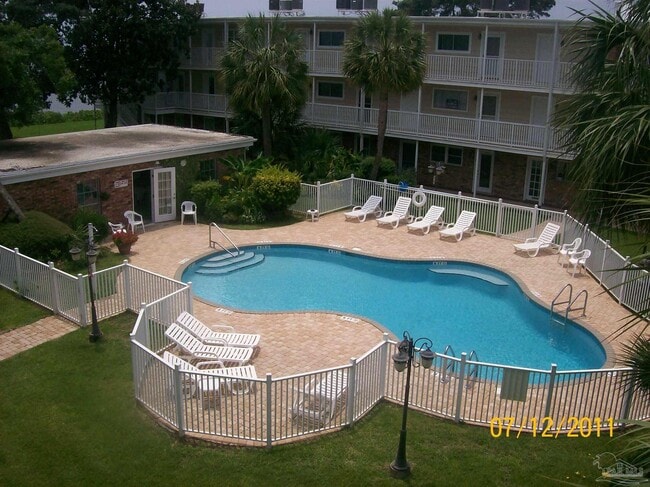 Building Photo - 710 Scenic Hwy Unit 320