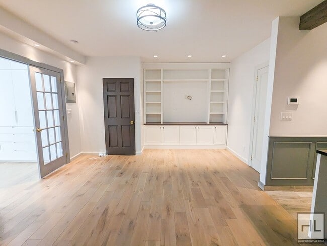 Photo - 62 STREET Unit 2