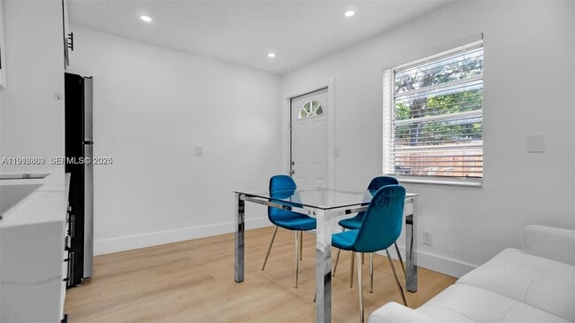 Photo - 32 SW 9th St Unit 3