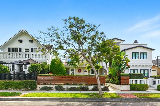 Building Photo - 610 Heliotrope Ave Unit 610