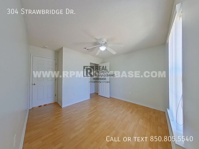 Photo - 304 Strawbridge Dr