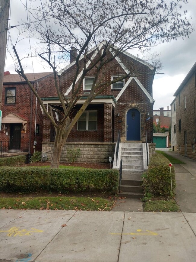 Building Photo - 239 40th St