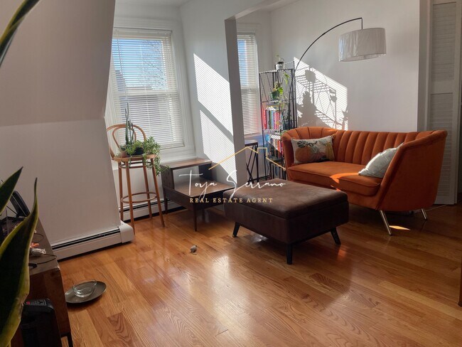 Photo - 648 Columbia Rd Unit 3