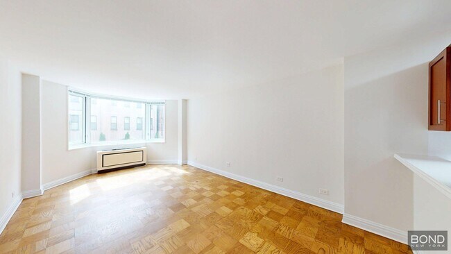 Building Photo - 400 E 71st St Unit 3R Rental