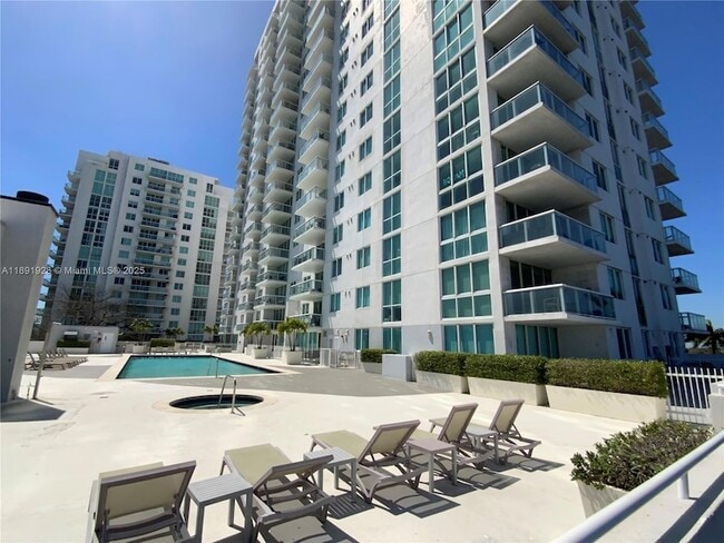 Building Photo - 1861 NW S River Dr Unit 803