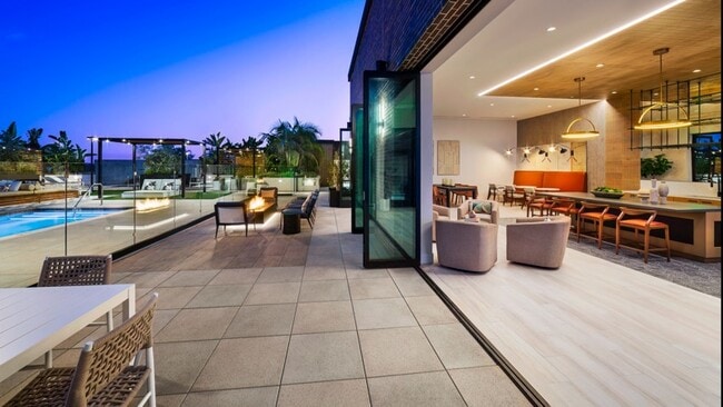 Rooftop Clubhouse and Pool