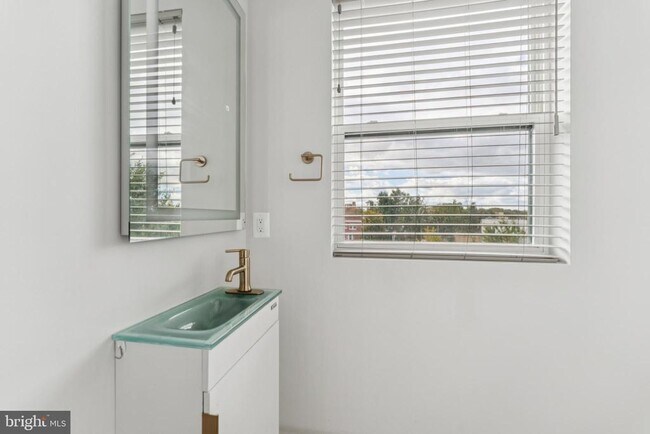 Photo - 3523 14th St NW Unidad 5